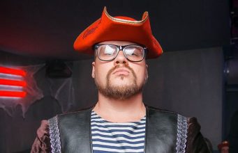 VEL JOHANSSON: Я буду вашим первым капитаном большого party-ship!
